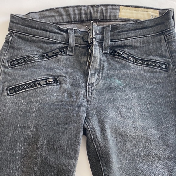 Worn Rag and Bone skinny jeans with zipper detailing - Picture 2 of 6